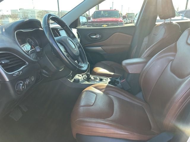 2019 Jeep Cherokee Overland