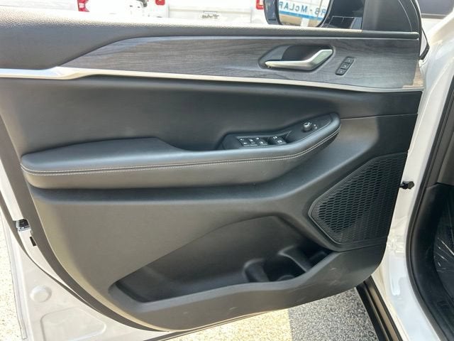2023 Jeep Grand Cherokee Limited 4x2