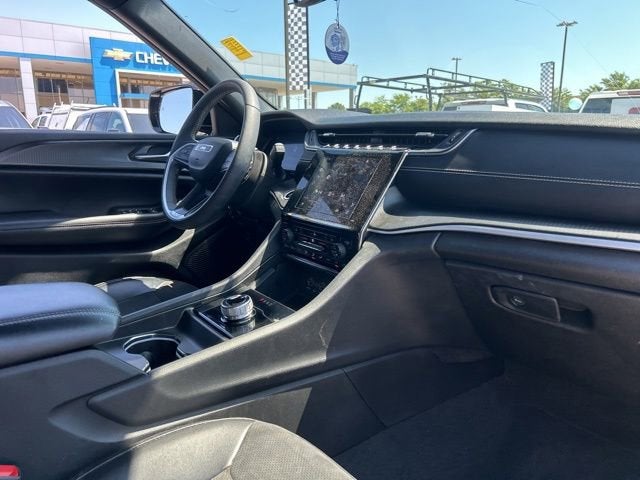 2023 Jeep Grand Cherokee L Altitude 4x2