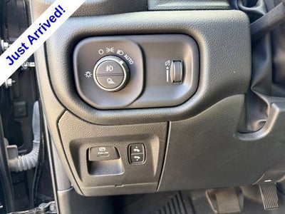 2022 RAM 1500 Big Horn Quad Cab 4x2 6'4" Box