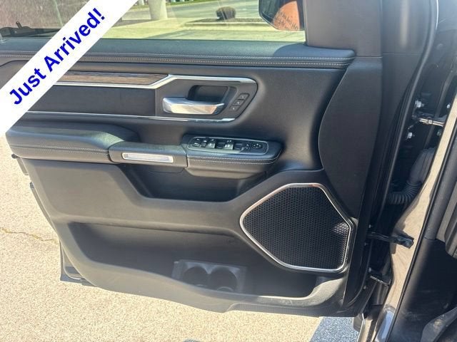 2019 RAM 1500 Laramie Crew Cab 4x4 5'7" Box