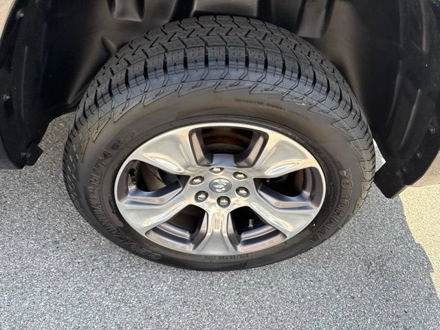 2021 RAM 1500 Laramie Crew Cab 4x4 5'7" Box