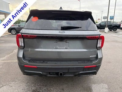 2025 Ford Explorer ST-Line