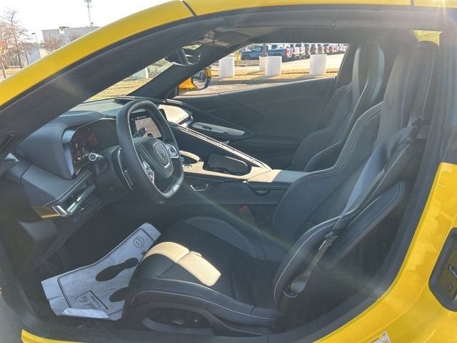 2025 Chevrolet Corvette E-Ray 1LZ