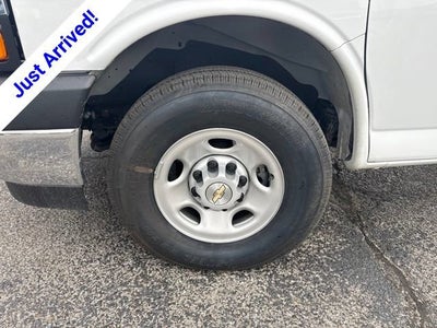 2026 Chevrolet Express Cutaway 3500 1WT