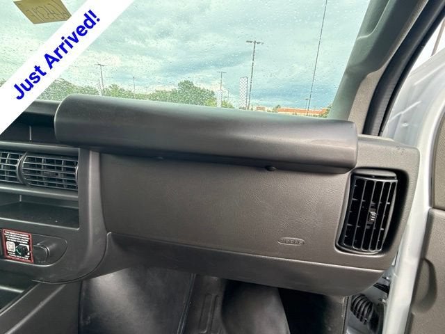 2026 Chevrolet Express Cutaway 3500 1WT