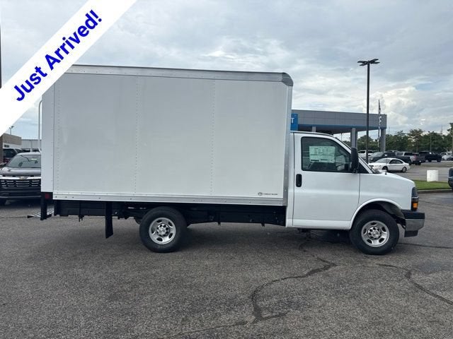 2026 Chevrolet Express Cutaway 3500 1WT