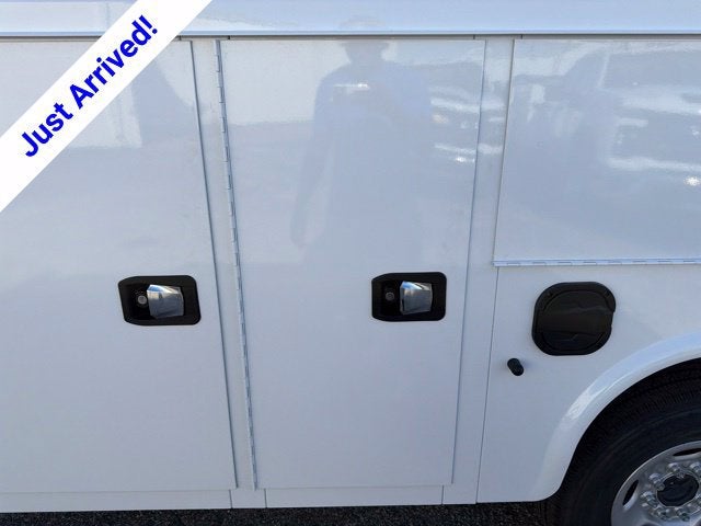 2026 Chevrolet Express Cutaway 3500 1WT