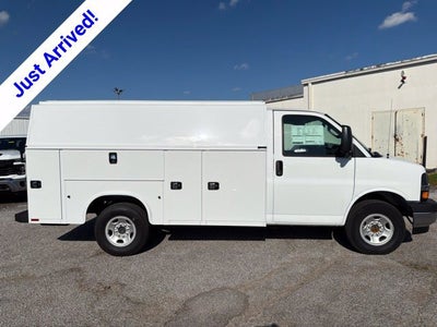 2026 Chevrolet Express Cutaway 3500 1WT