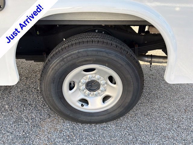 2026 Chevrolet Express Cutaway 3500 1WT