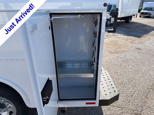 2026 Chevrolet Express Cutaway 3500 1WT