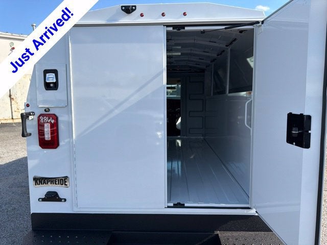 2026 Chevrolet Express Cutaway 3500 1WT
