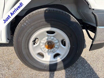 2026 Chevrolet Express Cutaway 3500 1WT