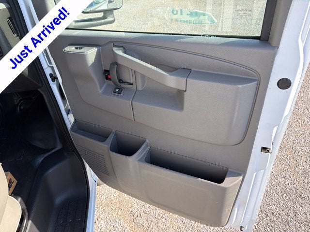 2026 Chevrolet Express Cutaway 3500 1WT