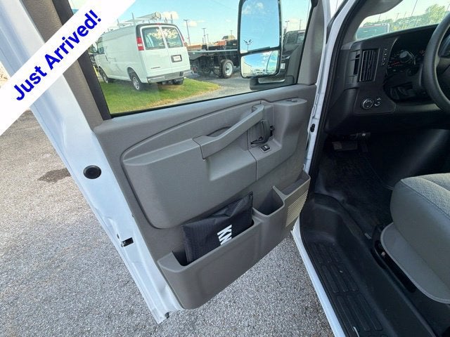 2026 Chevrolet Express Cutaway 3500 1WT
