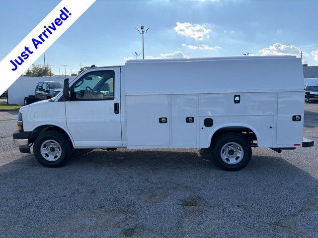 2026 Chevrolet Express Cutaway 3500 1WT