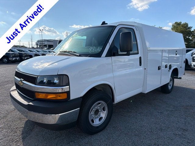 2026 Chevrolet Express Cutaway 3500 1WT
