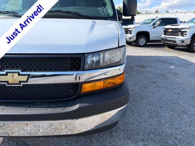 2026 Chevrolet Express Cutaway 3500 1WT