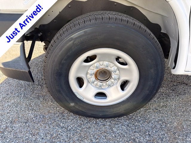 2026 Chevrolet Express Cutaway 3500 1WT