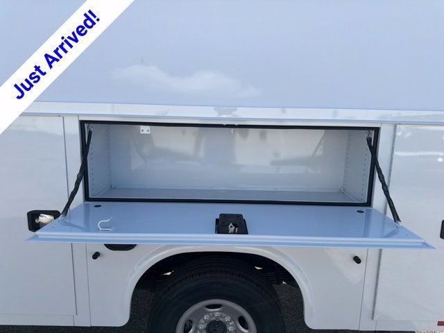 2026 Chevrolet Express Cutaway 3500 1WT