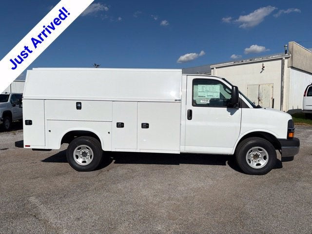 2026 Chevrolet Express Cutaway 3500 1WT