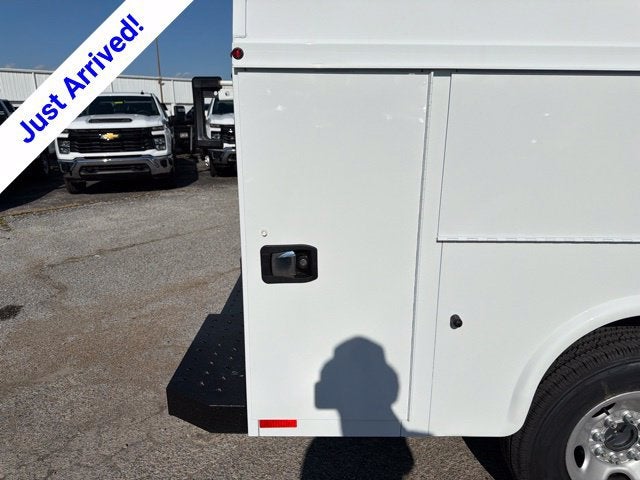 2026 Chevrolet Express Cutaway 3500 1WT