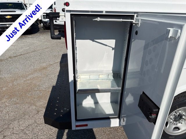 2026 Chevrolet Express Cutaway 3500 1WT