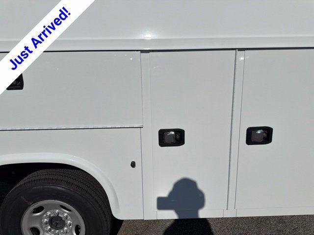 2026 Chevrolet Express Cutaway 3500 1WT