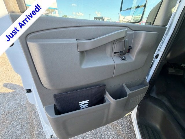 2026 Chevrolet Express Cutaway 3500 1WT