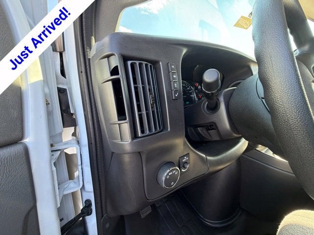 2026 Chevrolet Express Cutaway 3500 1WT