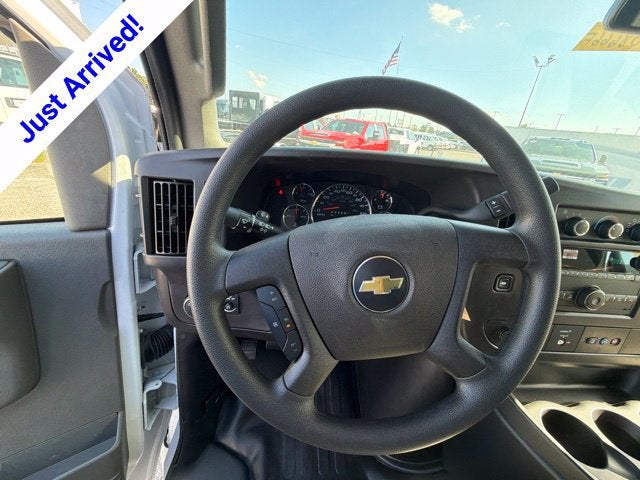 2026 Chevrolet Express Cutaway 3500 1WT