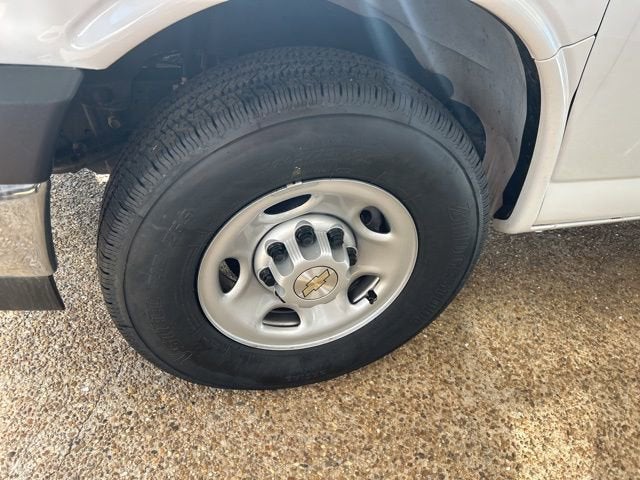 2025 Chevrolet Express Cutaway 3500 1WT