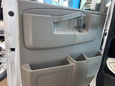 2025 Chevrolet Express Cutaway 3500 1WT