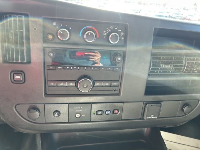 2025 Chevrolet Express Cutaway 3500 1WT