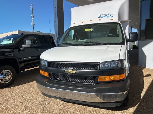 2025 Chevrolet Express Cutaway 3500 1WT