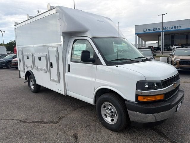 2026 Chevrolet Express Cutaway 3500 1WT
