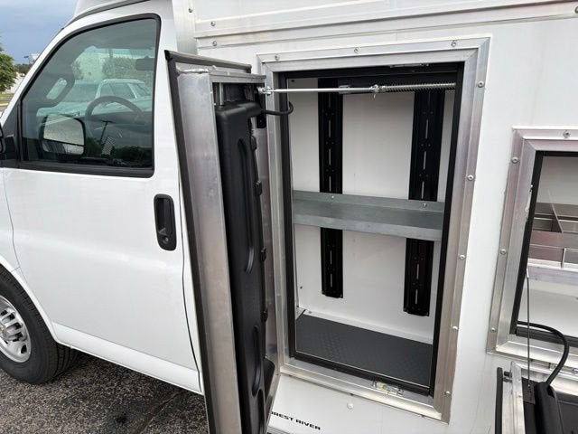 2026 Chevrolet Express Cutaway 3500 1WT