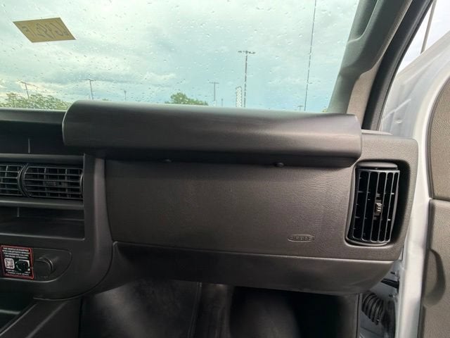 2026 Chevrolet Express Cutaway 3500 1WT