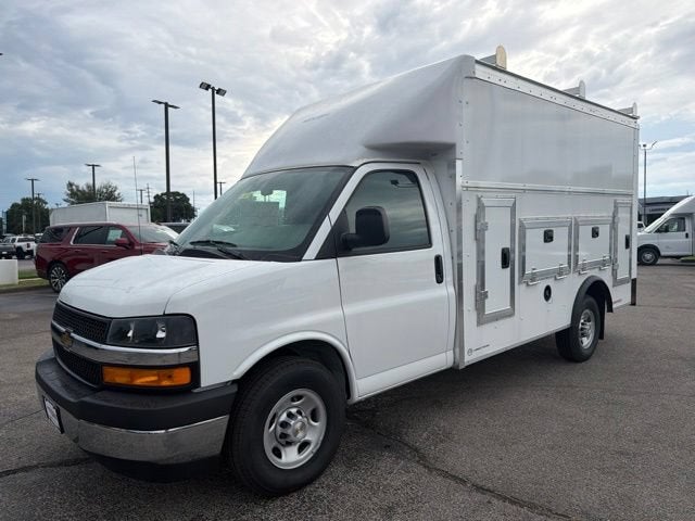 2026 Chevrolet Express Cutaway 3500 1WT