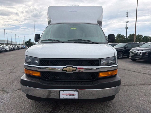 2026 Chevrolet Express Cutaway 3500 1WT