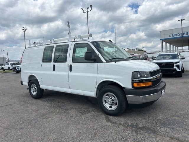2026 Chevrolet Express 2500 Work Van HD's photo