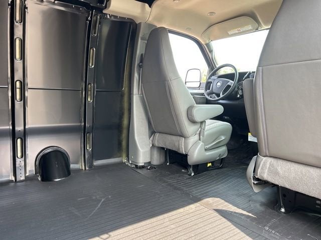 2025 Chevrolet Express Cargo 2500 WT