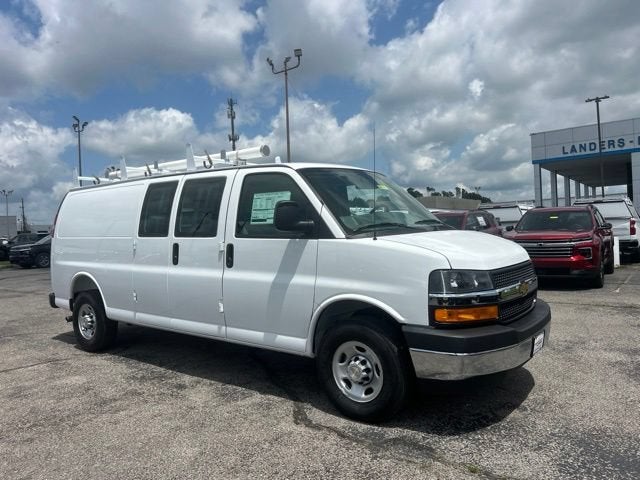 2026 Chevrolet Express 2500 Extended Work Van HD's photo