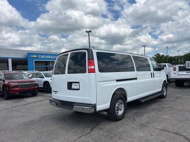 2025 Chevrolet Express Cargo WT