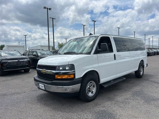2025 Chevrolet Express Cargo WT