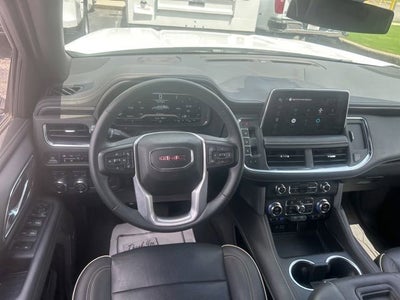 2023 GMC Yukon SLT