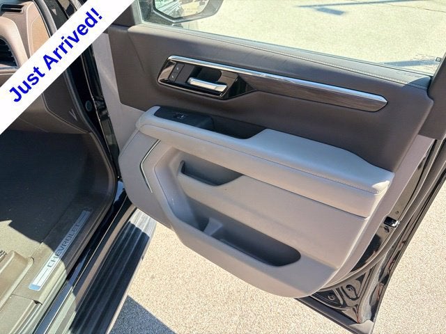 2025 Chevrolet Suburban LT