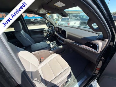 2025 Chevrolet Suburban LT