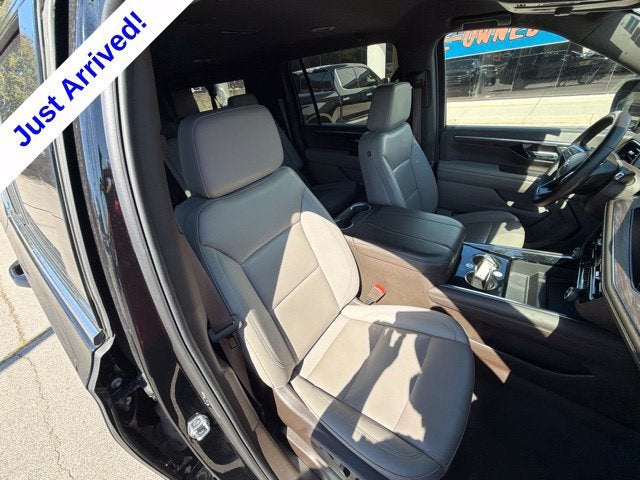 2025 Chevrolet Suburban LT