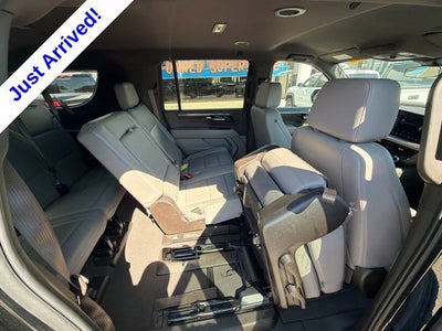 2025 Chevrolet Suburban LT